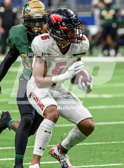 Thumbnail 1 in DeSoto vs Westfield (UIL 6A D1 Regional Semifinals) photogallery.