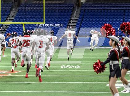 Thumbnail 3 in DeSoto vs Westfield (UIL 6A D1 Regional Semifinals) photogallery.