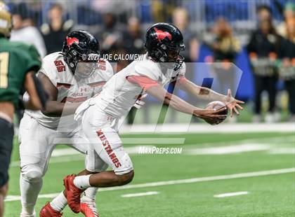 Thumbnail 3 in DeSoto vs Westfield (UIL 6A D1 Regional Semifinals) photogallery.
