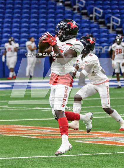 Thumbnail 1 in DeSoto vs Westfield (UIL 6A D1 Regional Semifinals) photogallery.