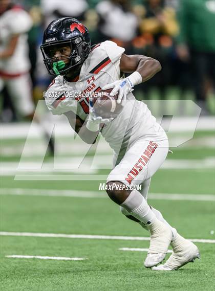Thumbnail 1 in DeSoto vs Westfield (UIL 6A D1 Regional Semifinals) photogallery.