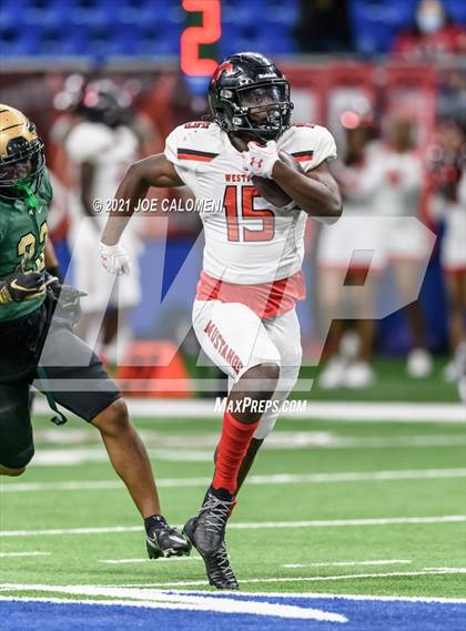 Thumbnail 2 in DeSoto vs Westfield (UIL 6A D1 Regional Semifinals) photogallery.