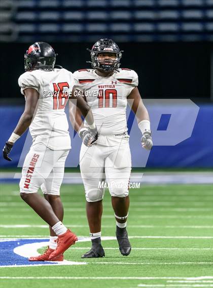 Thumbnail 3 in DeSoto vs Westfield (UIL 6A D1 Regional Semifinals) photogallery.