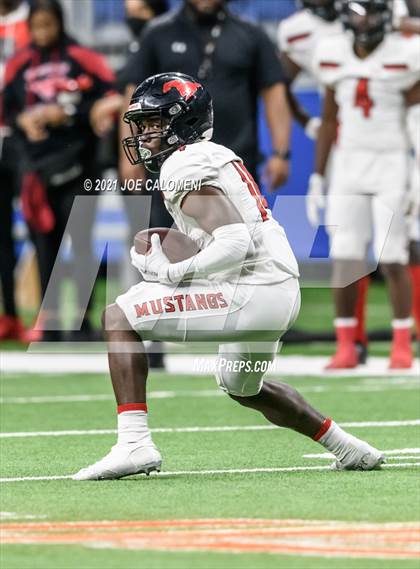 Thumbnail 3 in DeSoto vs Westfield (UIL 6A D1 Regional Semifinals) photogallery.