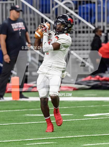 Thumbnail 3 in DeSoto vs Westfield (UIL 6A D1 Regional Semifinals) photogallery.