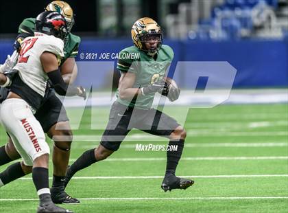 Thumbnail 2 in DeSoto vs Westfield (UIL 6A D1 Regional Semifinals) photogallery.