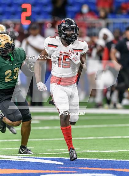 Thumbnail 3 in DeSoto vs Westfield (UIL 6A D1 Regional Semifinals) photogallery.