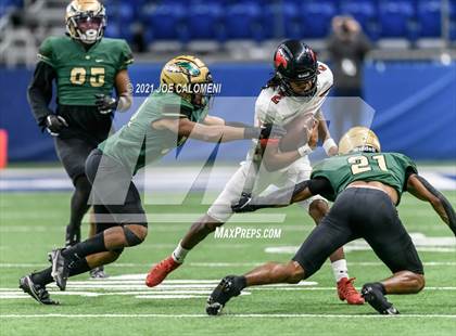 Thumbnail 3 in DeSoto vs Westfield (UIL 6A D1 Regional Semifinals) photogallery.