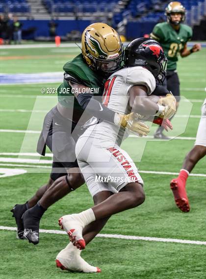 Thumbnail 2 in DeSoto vs Westfield (UIL 6A D1 Regional Semifinals) photogallery.