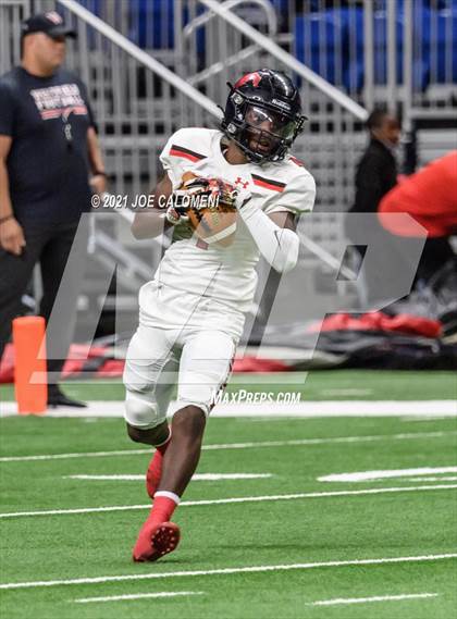 Thumbnail 2 in DeSoto vs Westfield (UIL 6A D1 Regional Semifinals) photogallery.