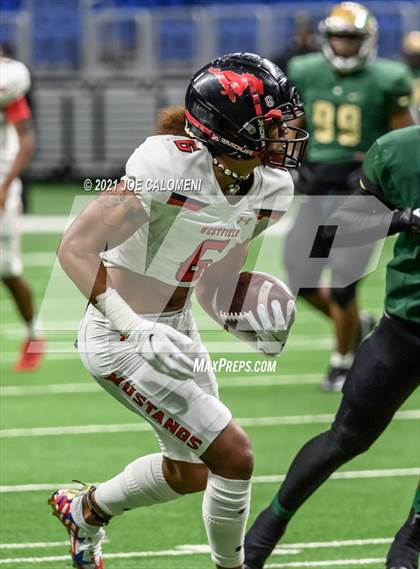 Thumbnail 3 in DeSoto vs Westfield (UIL 6A D1 Regional Semifinals) photogallery.