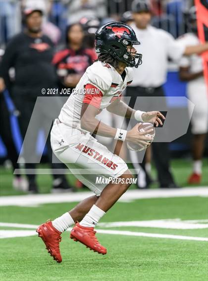 Thumbnail 2 in DeSoto vs Westfield (UIL 6A D1 Regional Semifinals) photogallery.