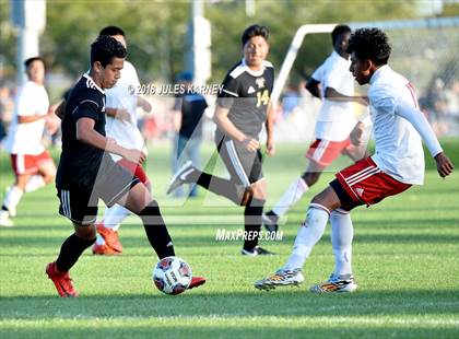 Thumbnail 2 in Sunrise Mountain vs Valley (NIAA 3A Quarterfinal) photogallery.