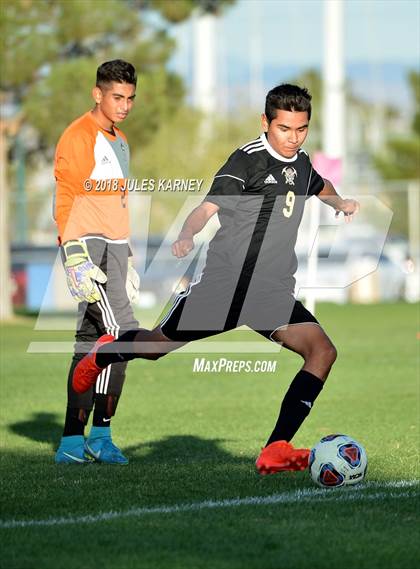 Thumbnail 2 in Sunrise Mountain vs Valley (NIAA 3A Quarterfinal) photogallery.