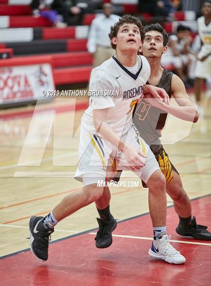 Thumbnail 3 in Rosemont vs. Yuba City (Cordova Christmas Classsic) photogallery.