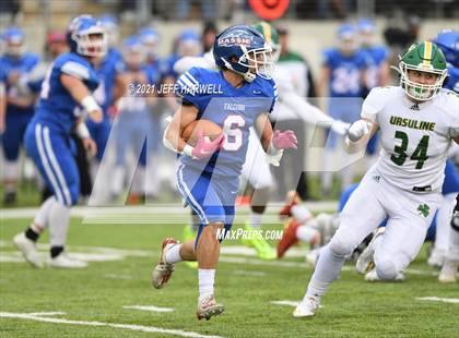 Thumbnail 2 in Clinton-Massie vs. Ursuline (OHSAA D4 Final) photogallery.