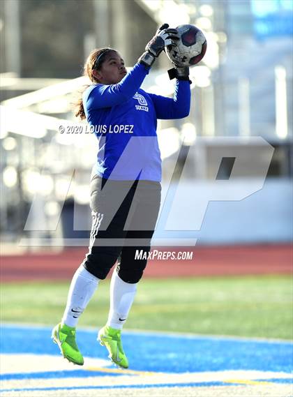Thumbnail 1 in Charter Oak vs. Beaumont (CIF SS D5 Final) photogallery.