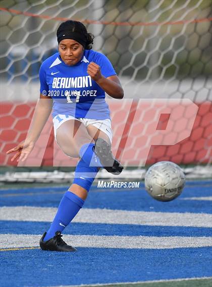 Thumbnail 1 in Charter Oak vs. Beaumont (CIF SS D5 Final) photogallery.