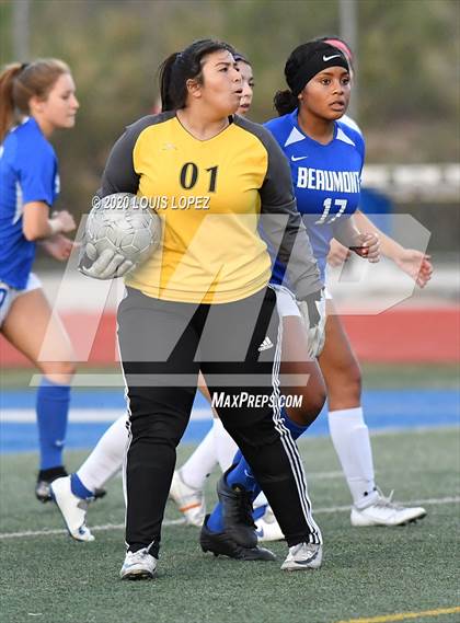 Thumbnail 1 in Charter Oak vs. Beaumont (CIF SS D5 Final) photogallery.