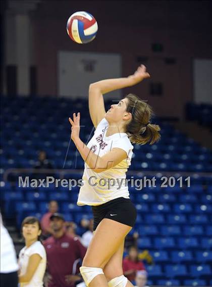 Thumbnail 2 in La Jolla Country Day vs. Sacred Heart Prep (CIF State D4 Final) photogallery.