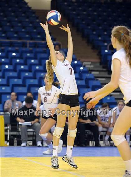 Thumbnail 3 in La Jolla Country Day vs. Sacred Heart Prep (CIF State D4 Final) photogallery.