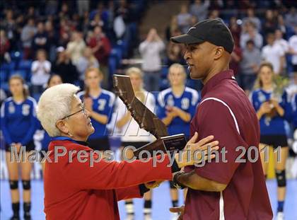 Thumbnail 2 in La Jolla Country Day vs. Sacred Heart Prep (CIF State D4 Final) photogallery.