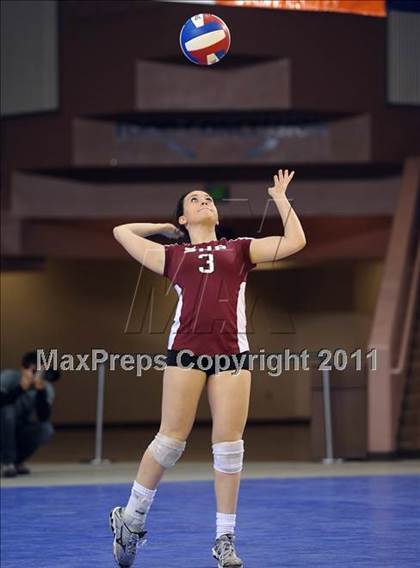 Thumbnail 3 in La Jolla Country Day vs. Sacred Heart Prep (CIF State D4 Final) photogallery.