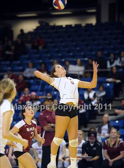 Thumbnail 3 in La Jolla Country Day vs. Sacred Heart Prep (CIF State D4 Final) photogallery.