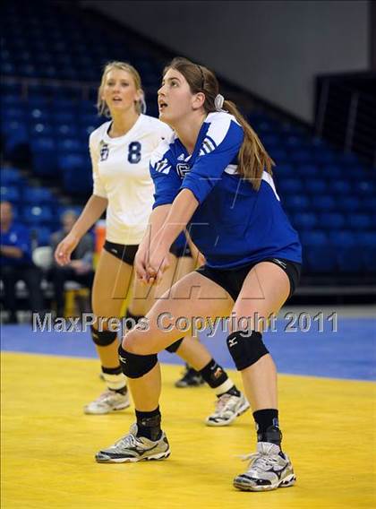Thumbnail 3 in La Jolla Country Day vs. Sacred Heart Prep (CIF State D4 Final) photogallery.