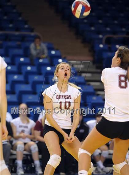 Thumbnail 2 in La Jolla Country Day vs. Sacred Heart Prep (CIF State D4 Final) photogallery.