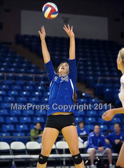 Thumbnail 2 in La Jolla Country Day vs. Sacred Heart Prep (CIF State D4 Final) photogallery.