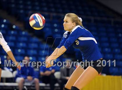 Thumbnail 2 in La Jolla Country Day vs. Sacred Heart Prep (CIF State D4 Final) photogallery.