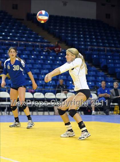 Thumbnail 1 in La Jolla Country Day vs. Sacred Heart Prep (CIF State D4 Final) photogallery.