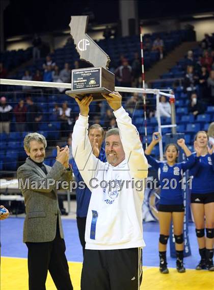 Thumbnail 2 in La Jolla Country Day vs. Sacred Heart Prep (CIF State D4 Final) photogallery.