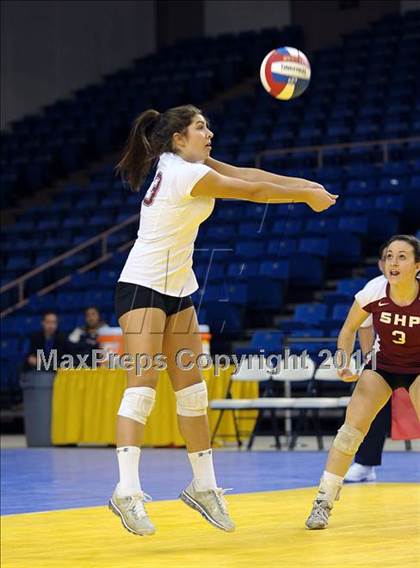 Thumbnail 3 in La Jolla Country Day vs. Sacred Heart Prep (CIF State D4 Final) photogallery.