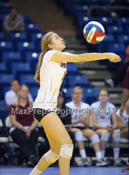 Thumbnail 2 in La Jolla Country Day vs. Sacred Heart Prep (CIF State D4 Final) photogallery.