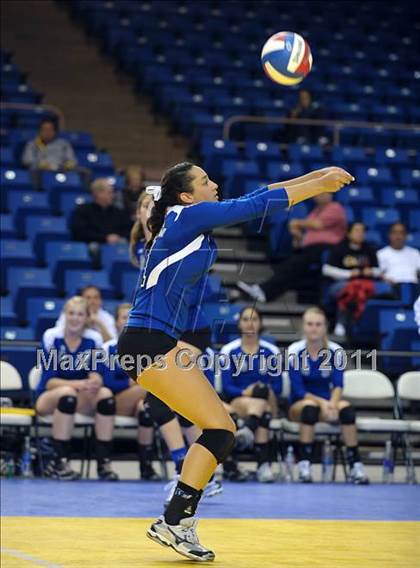 Thumbnail 1 in La Jolla Country Day vs. Sacred Heart Prep (CIF State D4 Final) photogallery.
