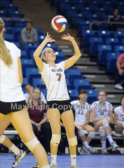 Thumbnail 3 in La Jolla Country Day vs. Sacred Heart Prep (CIF State D4 Final) photogallery.