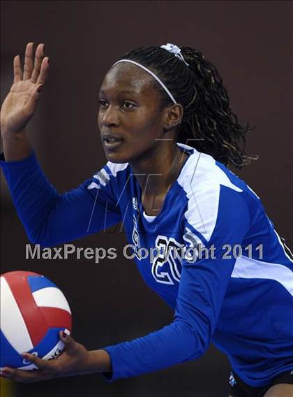 Thumbnail 1 in La Jolla Country Day vs. Sacred Heart Prep (CIF State D4 Final) photogallery.