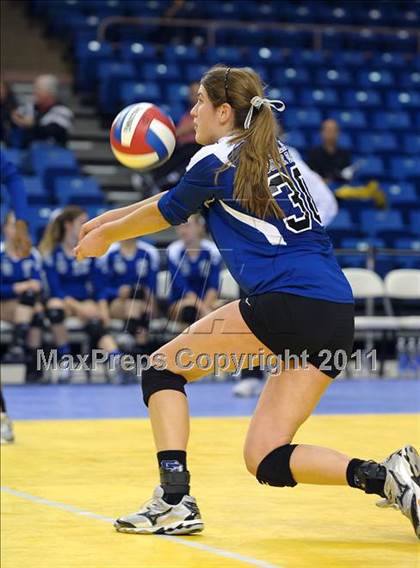 Thumbnail 2 in La Jolla Country Day vs. Sacred Heart Prep (CIF State D4 Final) photogallery.