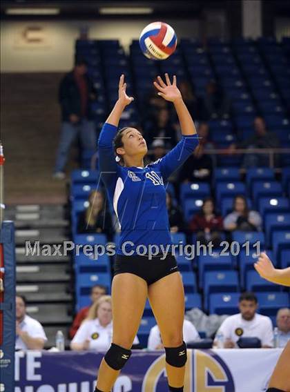 Thumbnail 1 in La Jolla Country Day vs. Sacred Heart Prep (CIF State D4 Final) photogallery.