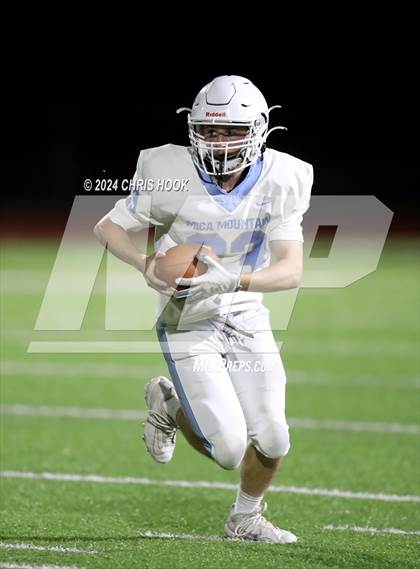 Thumbnail 2 in Mica Mountain JV Black and Blue Scrimmage photogallery.