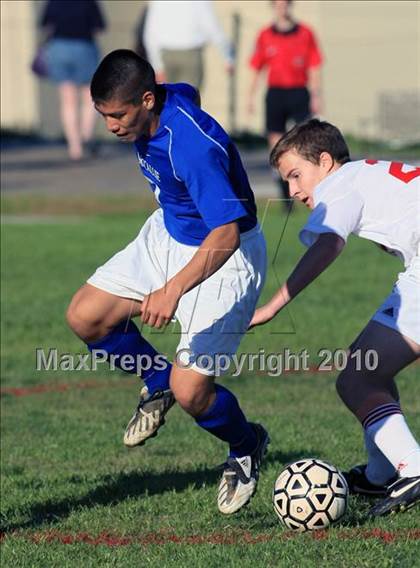 Thumbnail 2 in McCallie vs West (Bearden Invitational Tournament)  photogallery.