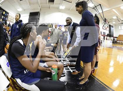 Thumbnail 1 in New Hope Academy vs. Miami Country Day (GEICO National Tournament Semifinal) photogallery.