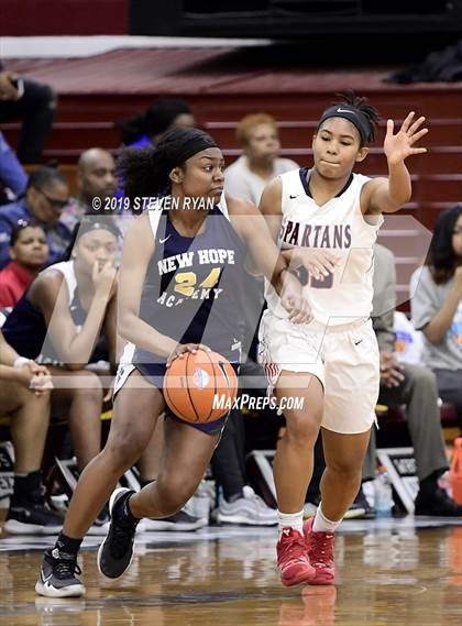 Thumbnail 2 in New Hope Academy vs. Miami Country Day (GEICO National Tournament Semifinal) photogallery.