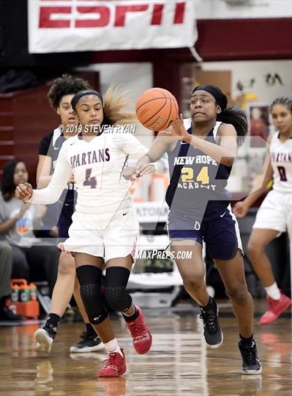 Thumbnail 1 in New Hope Academy vs. Miami Country Day (GEICO National Tournament Semifinal) photogallery.