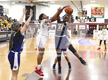 Thumbnail 1 in New Hope Academy vs. Miami Country Day (GEICO National Tournament Semifinal) photogallery.