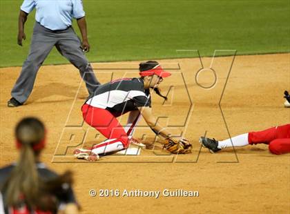 Thumbnail 2 in Mater Dei vs. Orange Lutheran (CIF SS Div 1 Final) photogallery.