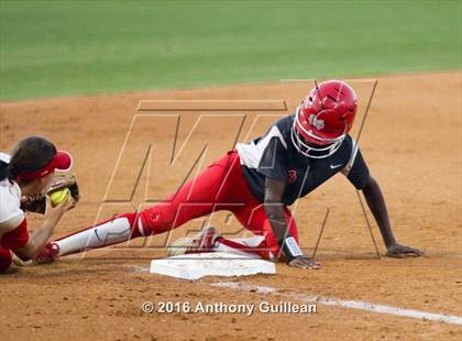 Thumbnail 3 in Mater Dei vs. Orange Lutheran (CIF SS Div 1 Final) photogallery.