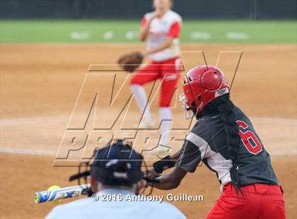 Thumbnail 3 in Mater Dei vs. Orange Lutheran (CIF SS Div 1 Final) photogallery.